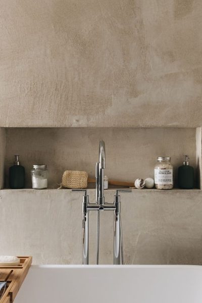 Mur fait avec Microbéton Couleur : Perle