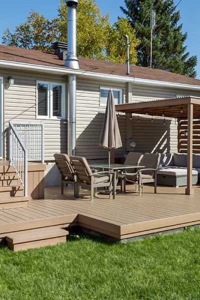 Patio en cèdre traité à l'huile ALIS Couleur : Sur mesure