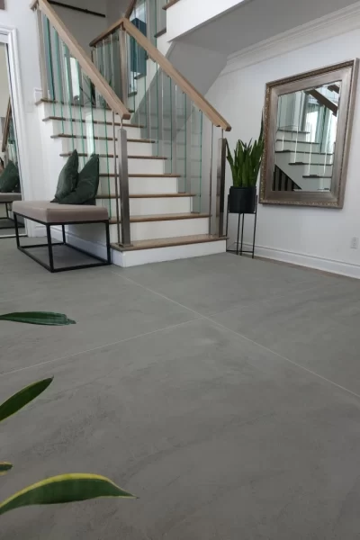 Plancher fait avec Microbéton Couleur : Aluminium