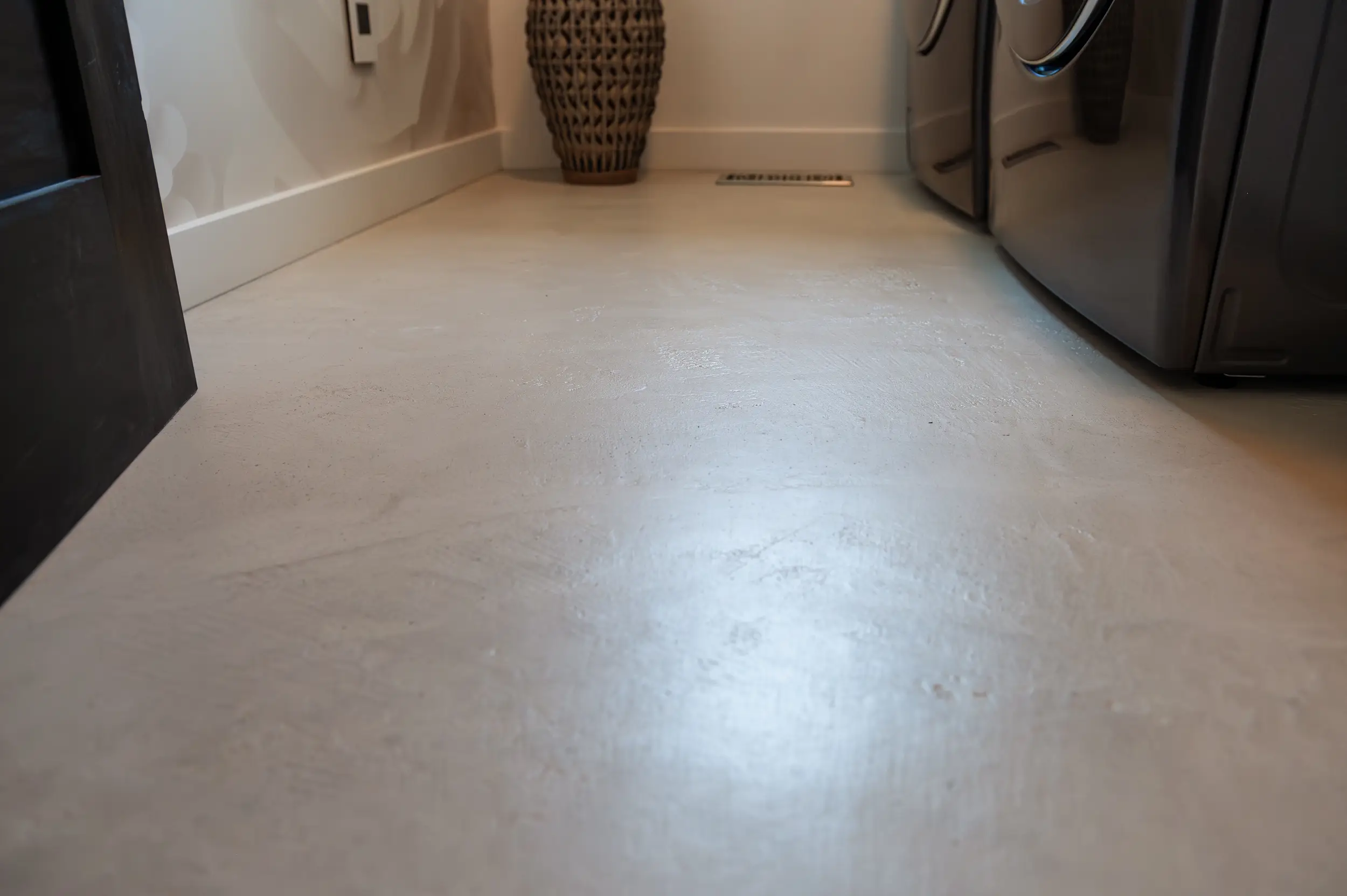 Recouvrir un plancher en céramique avec du MicroBéton